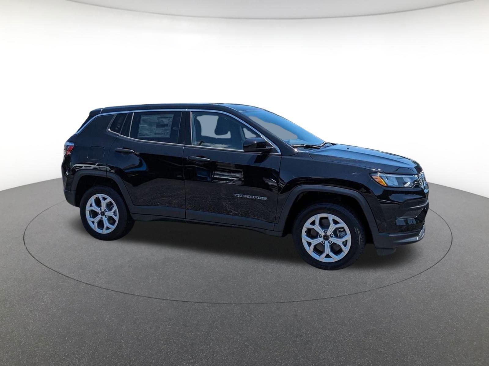 2025 Jeep Compass Sport photo 2