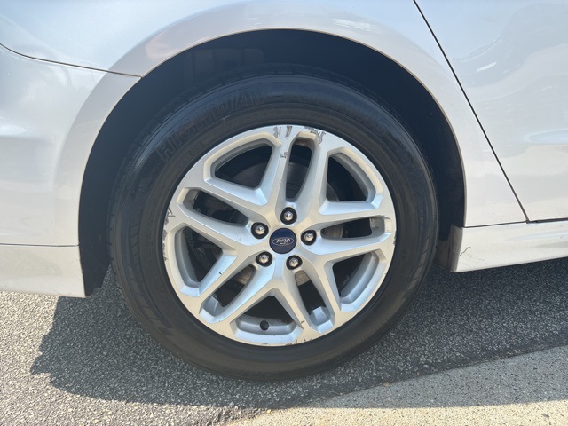 2016 Ford Fusion SE photo 6