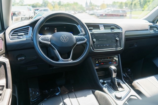 2022 Volkswagen Tiguan SE photo 9