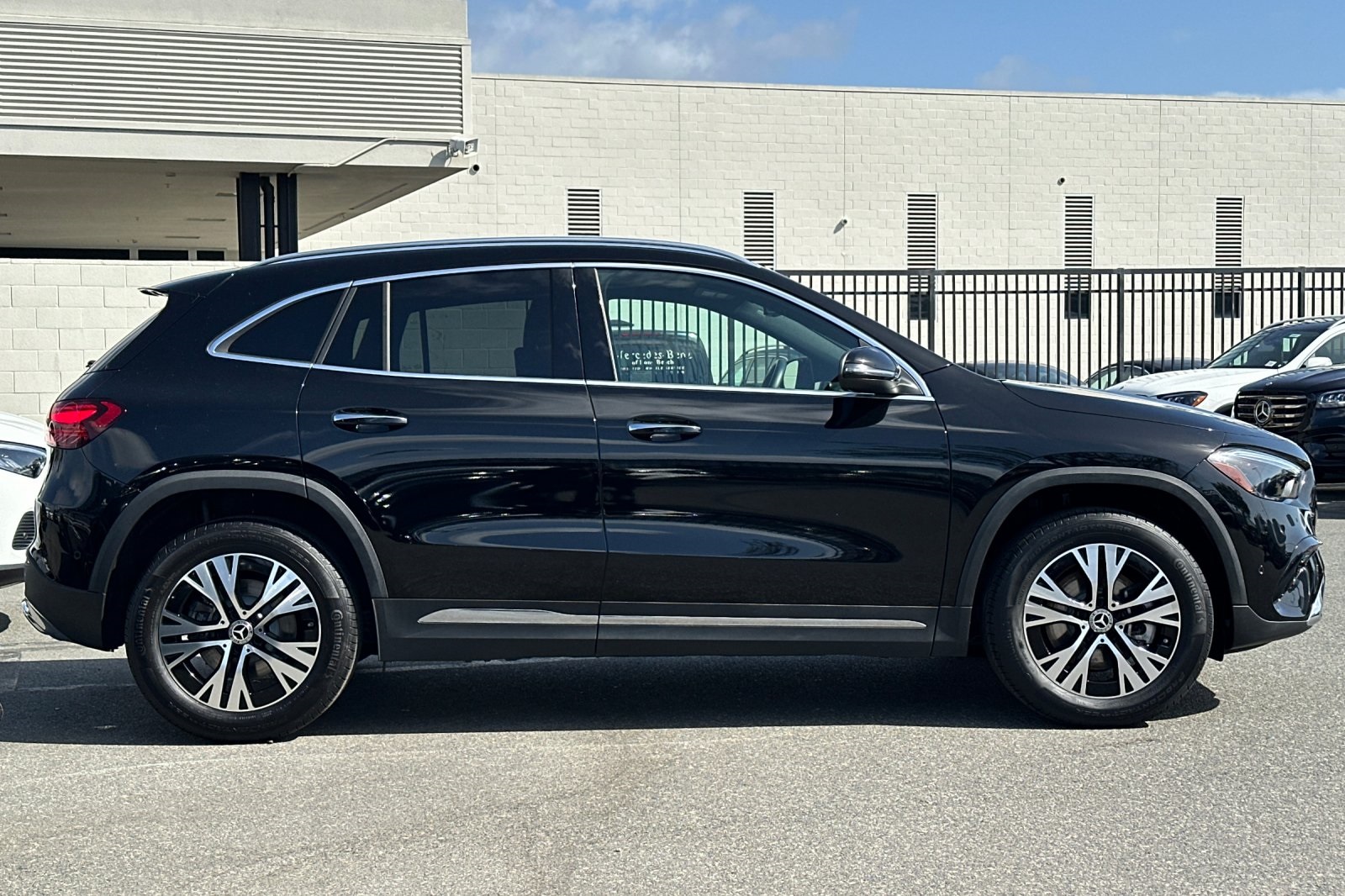 2025 Mercedes Benz GLA 250 photo 3