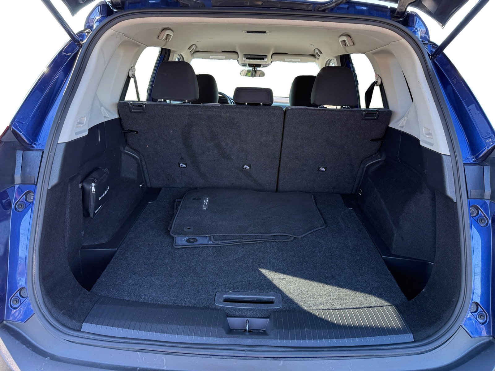 2023 Nissan Rogue SV photo 16