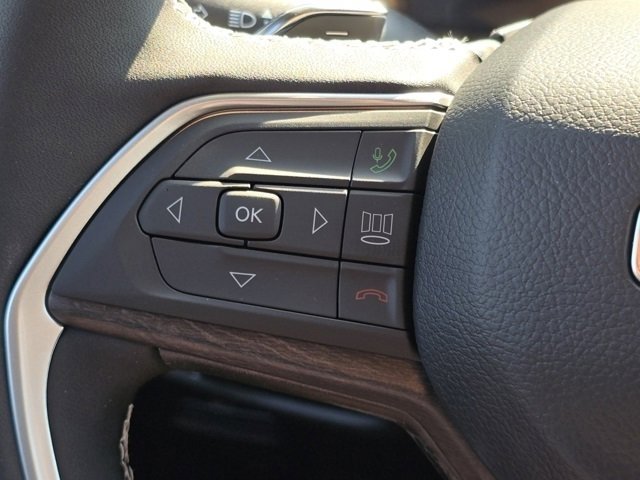 2025 Jeep Grand Cherokee Limited photo 13