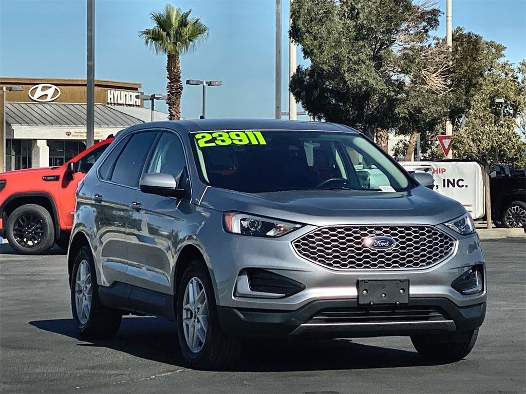 2023 Ford Edge SEL photo 3