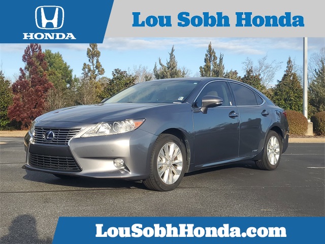 2013 Lexus ES 300h's photo