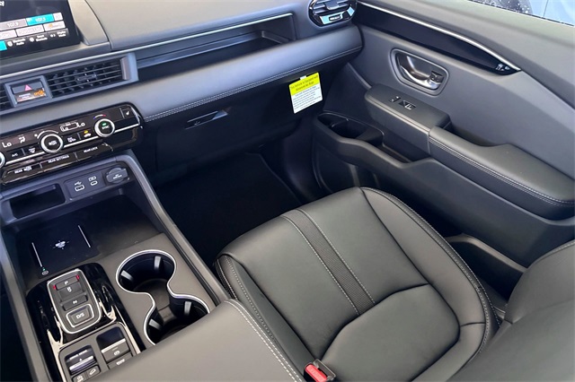 2025 Honda Pilot Touring photo 21