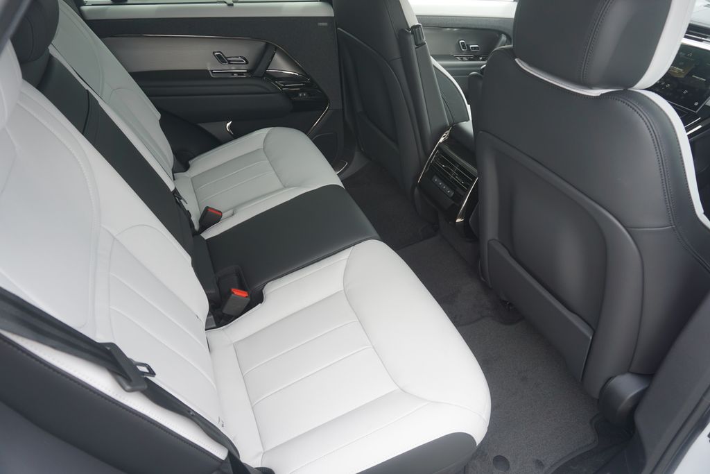 2025 Land Rover Range Rover Sport SE photo 23