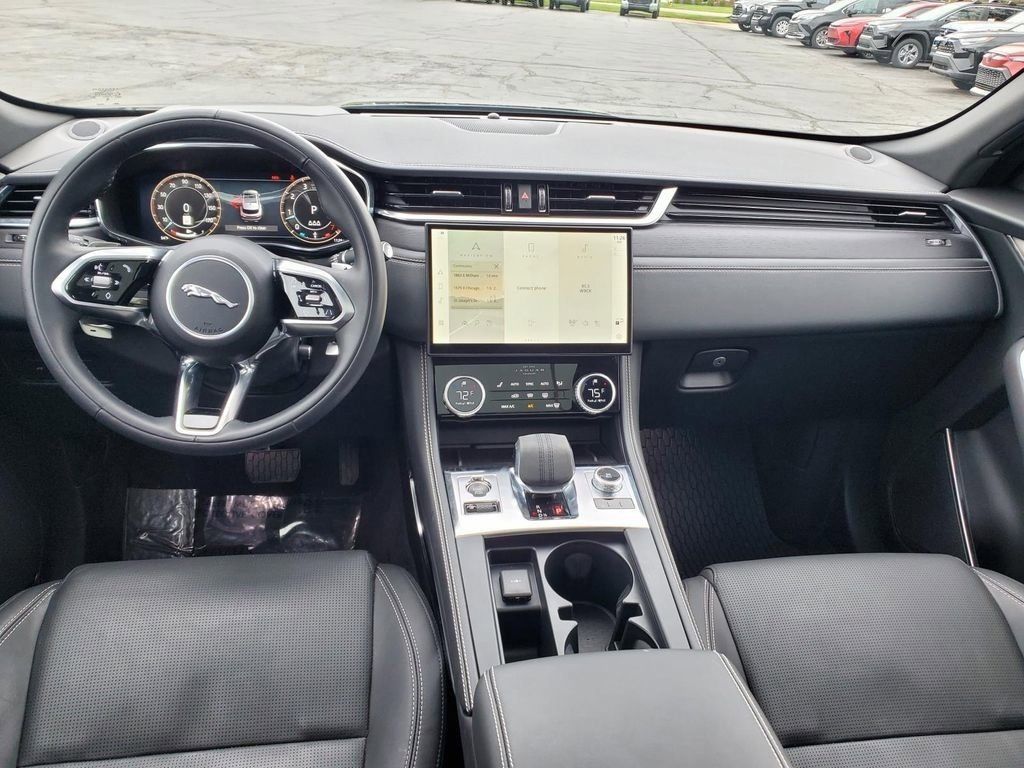 2024 Jaguar F-PACE P250 R-Dynamic S photo 8