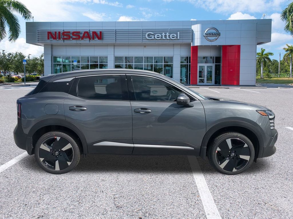 2025 Nissan Kicks SR photo 2
