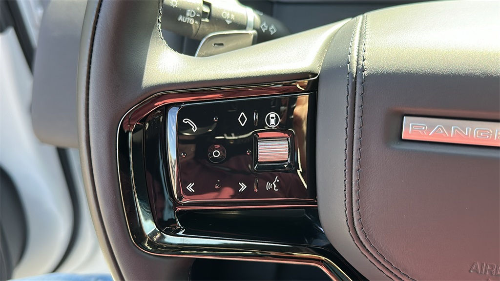 2025 Land Rover Range Rover Velar S photo 14