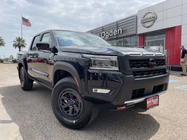 2025 Nissan Frontier PRO-4X's photo