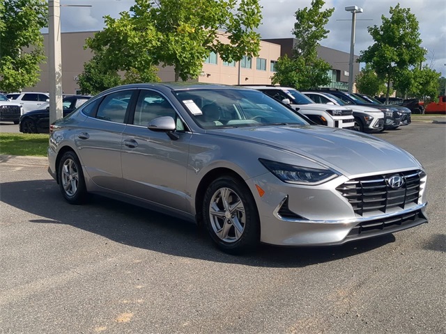2022 Hyundai Sonata SE photo 3