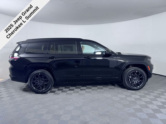 2025 Jeep Cherokee L Summit photo 7