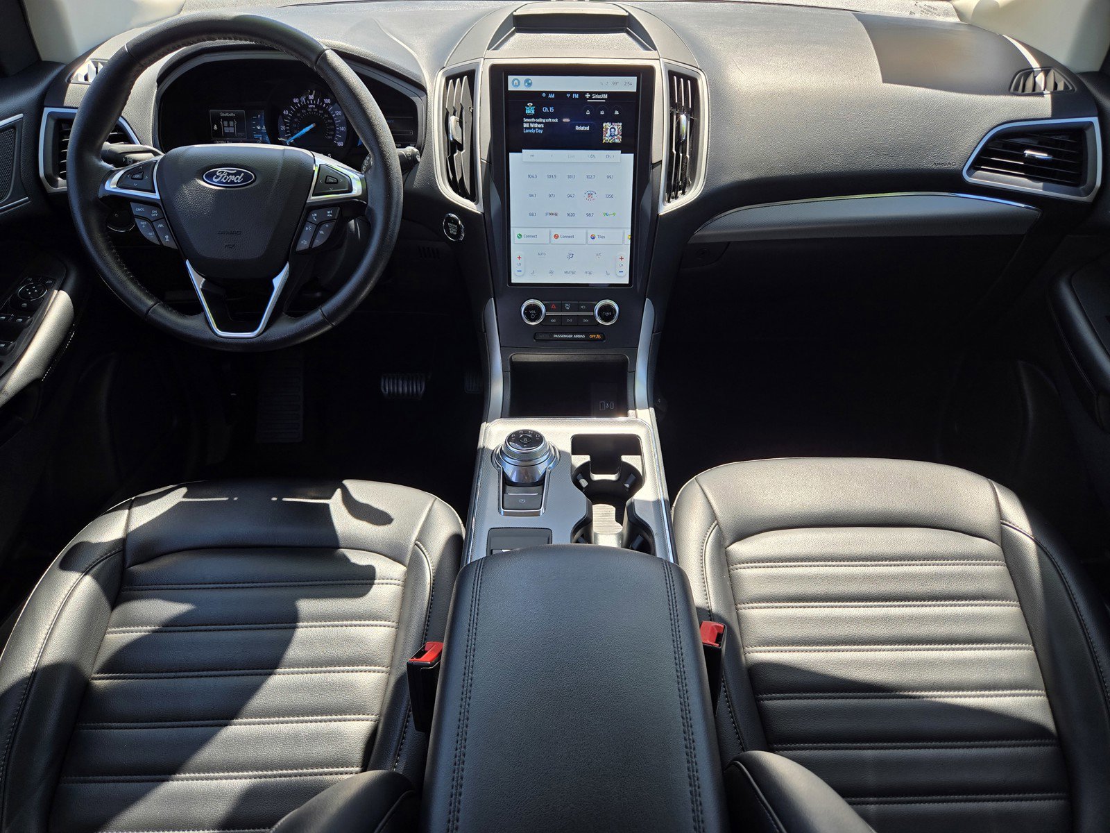 2022 Ford Edge SEL photo 14