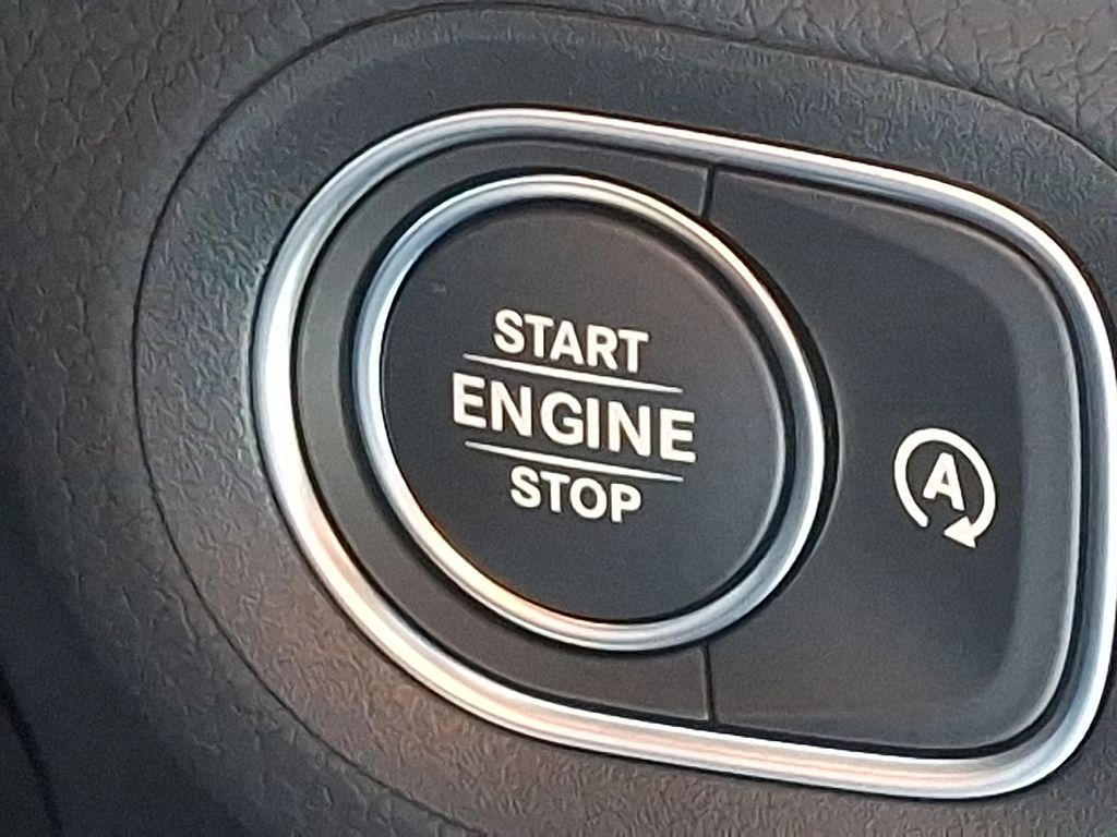 2025 Mercedes Benz GLS 450 4MATIC photo 18