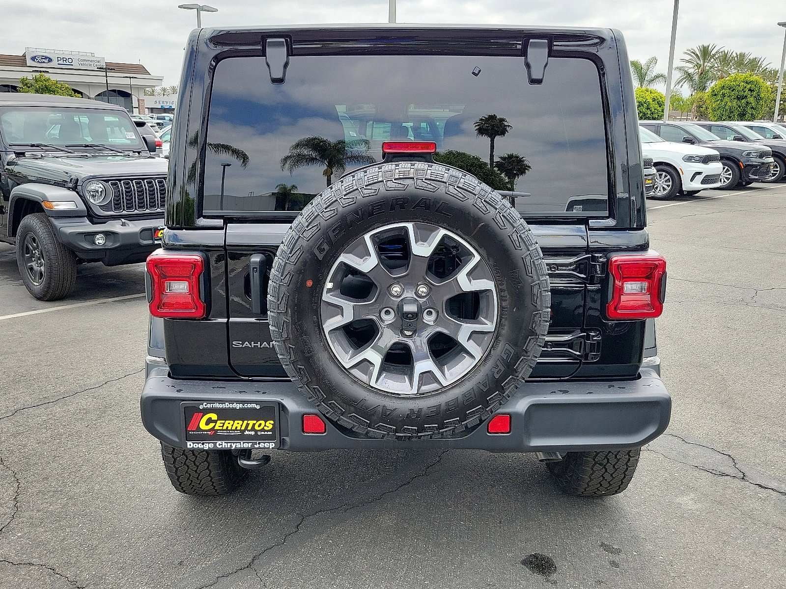 2025 Jeep Wrangler Sahara photo 20