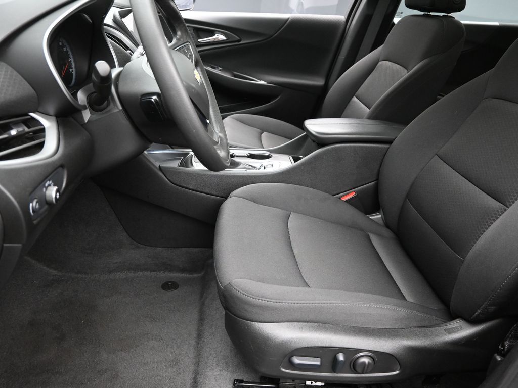 2024 Chevrolet Malibu 1LT photo 11