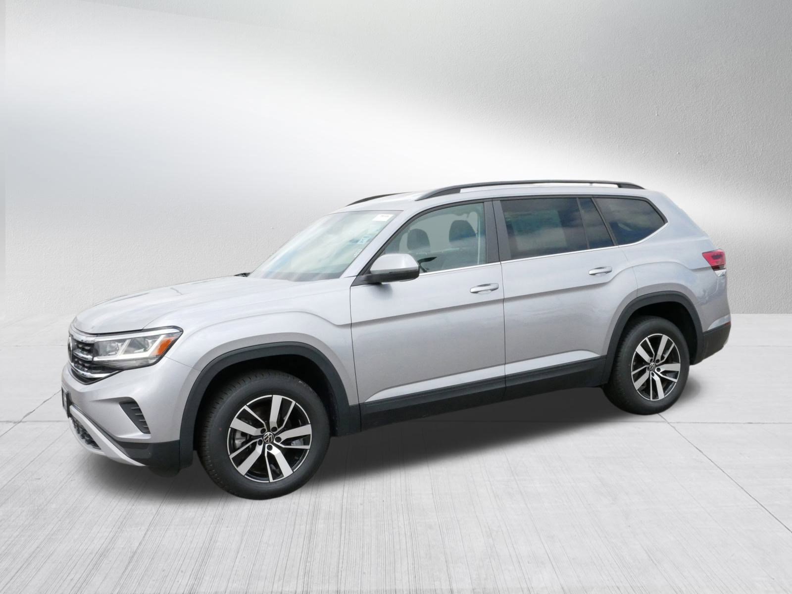 2022 Volkswagen Atlas SE photo 3