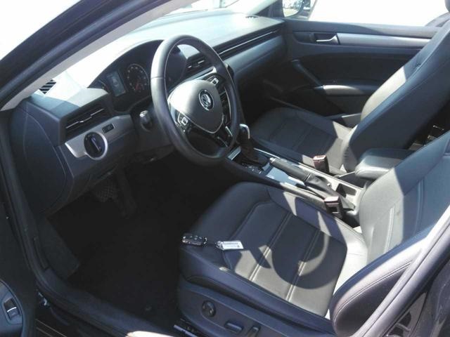 2022 Volkswagen Passat 2.0T SE photo 4
