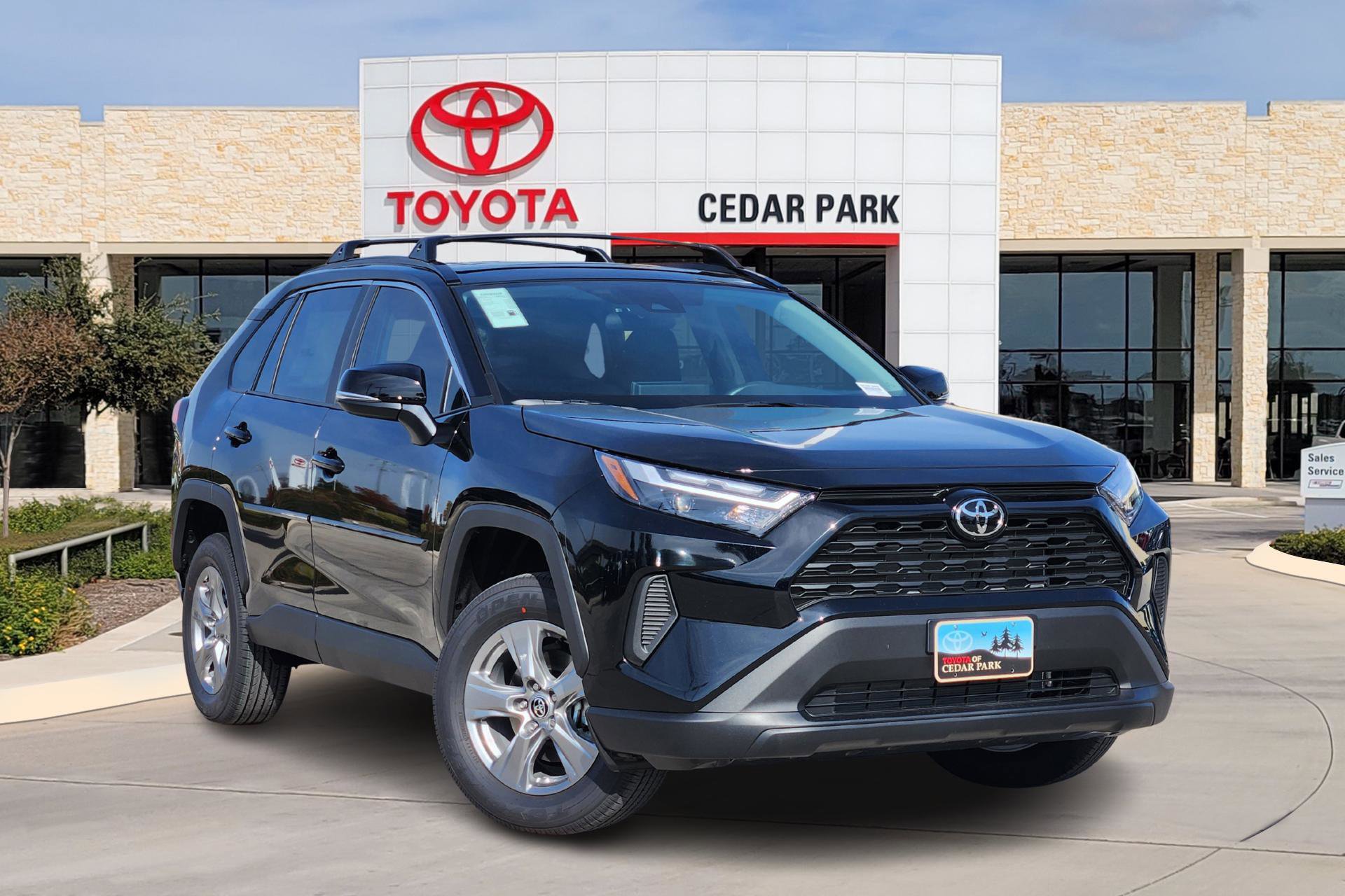 2025 Toyota RAV4 XLE's photo