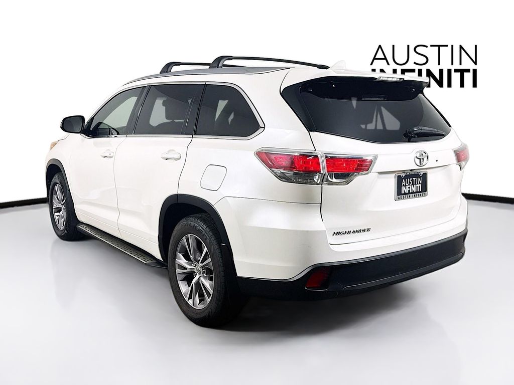 2015 Toyota Highlander Base Hybrid photo 2