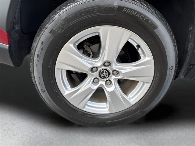 2021 Toyota RAV4 XLE photo 28