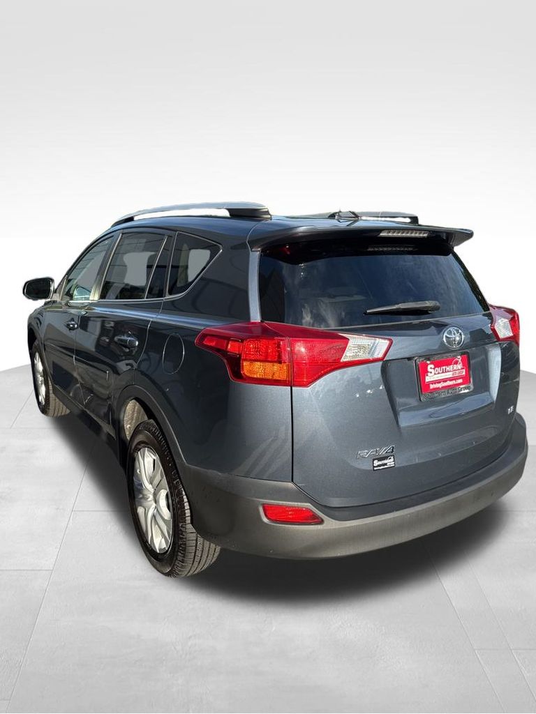 2013 Toyota RAV4 LE photo 11