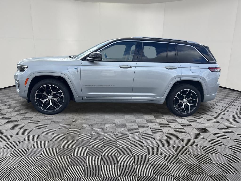 2022 Jeep Grand Cherokee Summit Reserve 4xe photo 2