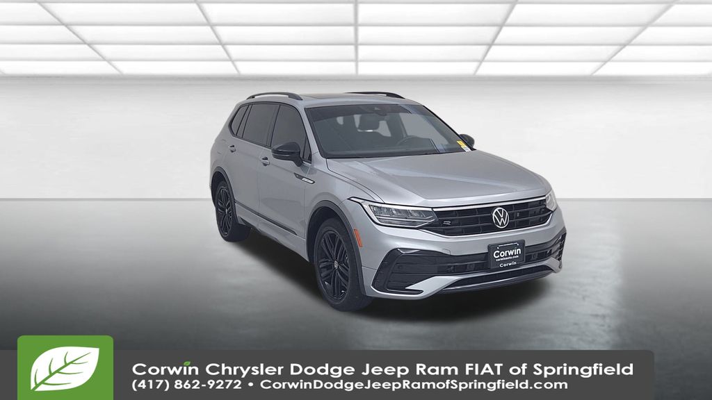 2022 Volkswagen Tiguan SE R-Line Black photo 2