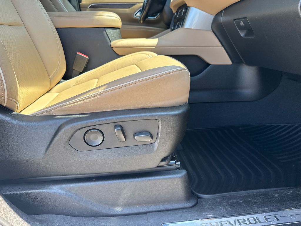 2021 Chevrolet Suburban Premier photo 13