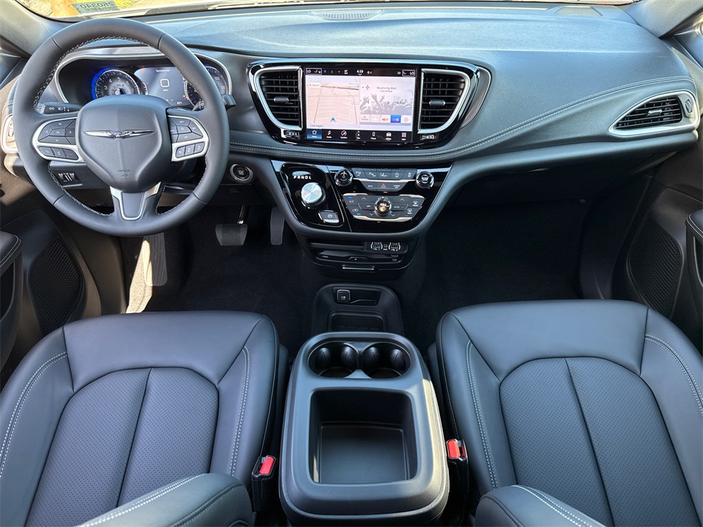 2025 Chrysler Pacifica photo 20