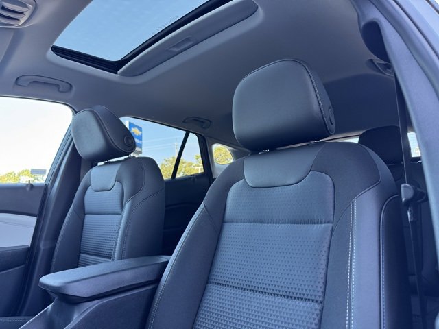 2025 Chevrolet Trax LT photo 13
