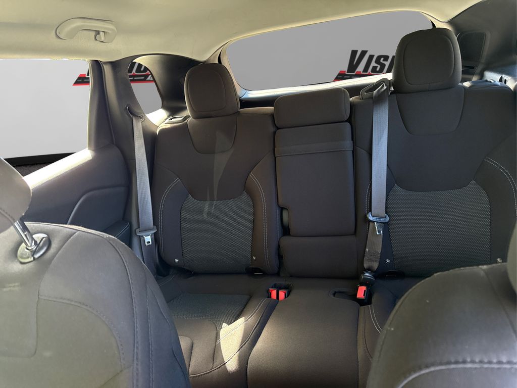 2019 Jeep Cherokee Latitude photo 15