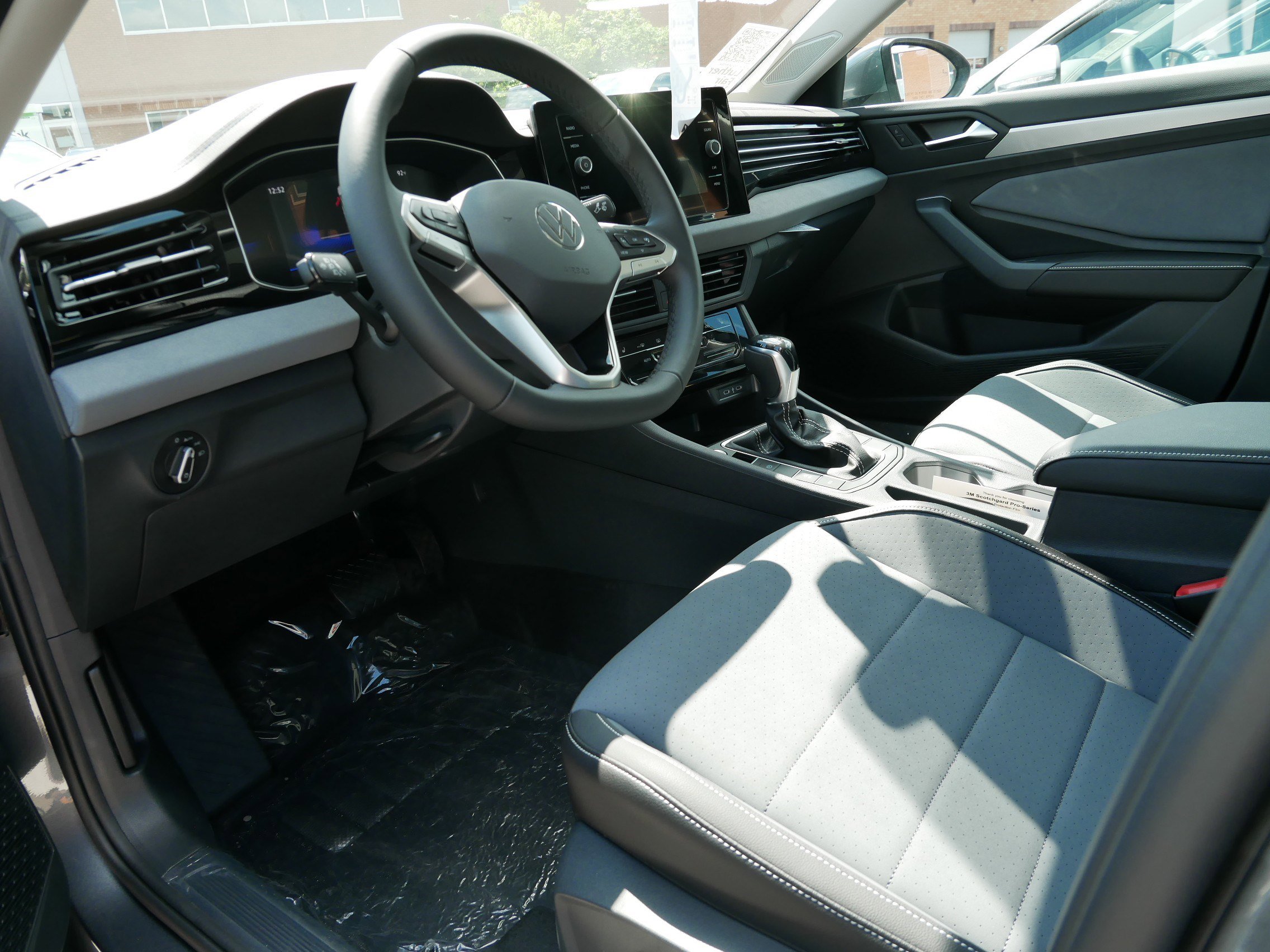 2025 Volkswagen Jetta SE photo 3