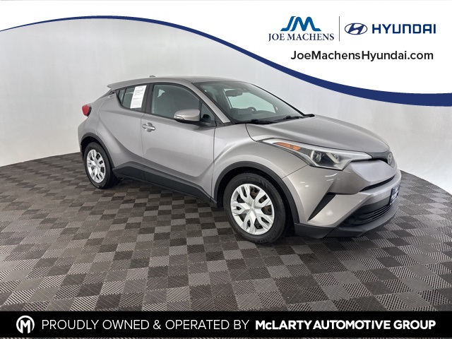 2019 Toyota C-HR LE's photo