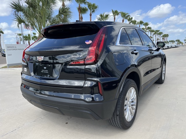 2024 Cadillac XT4 Luxury photo 2