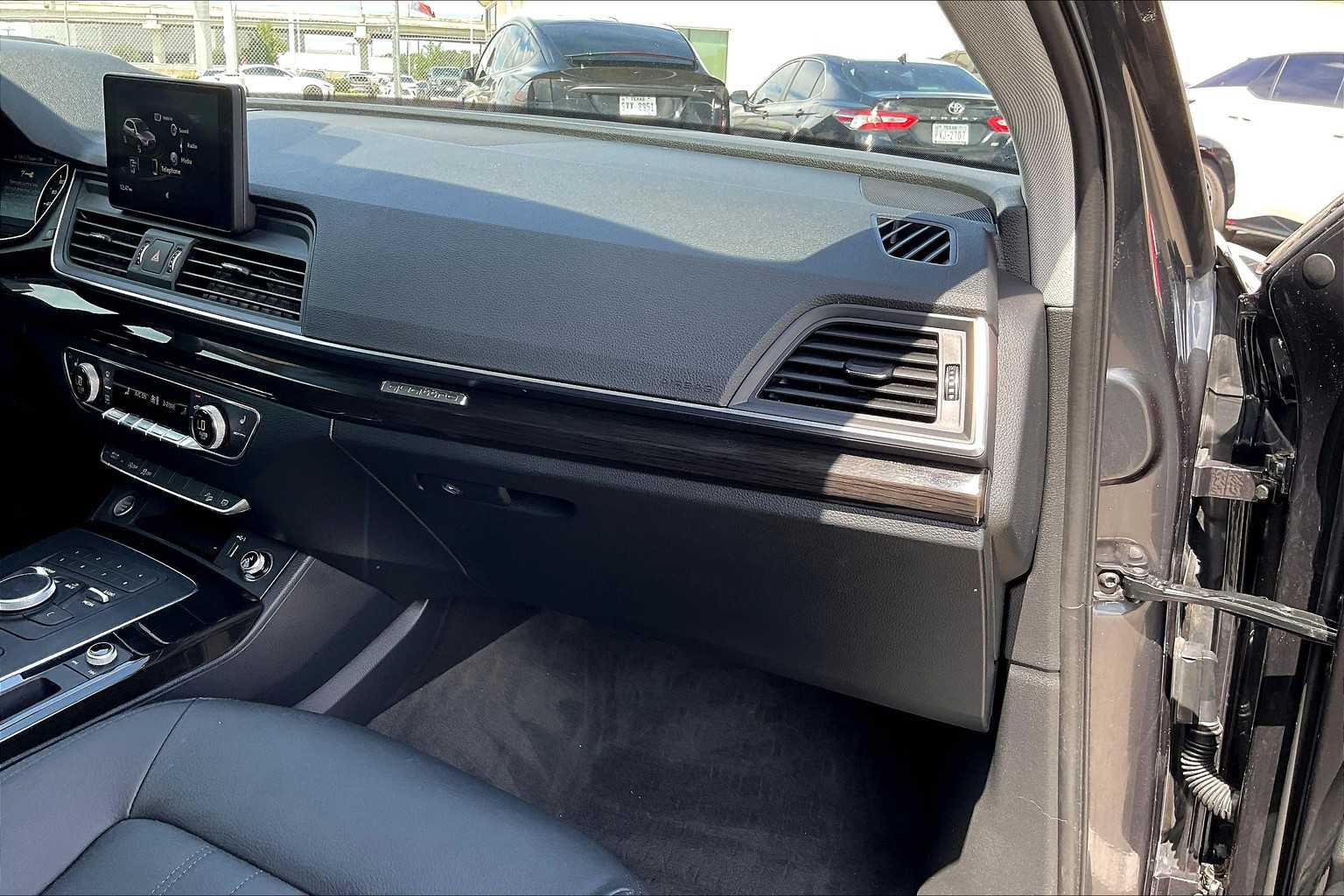 2018 Audi Q5 Premium photo 16