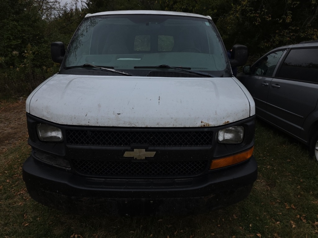 Used 2004 Chevrolet Express Base with VIN 1GCHG39U441108353 for sale in Monroe, WI