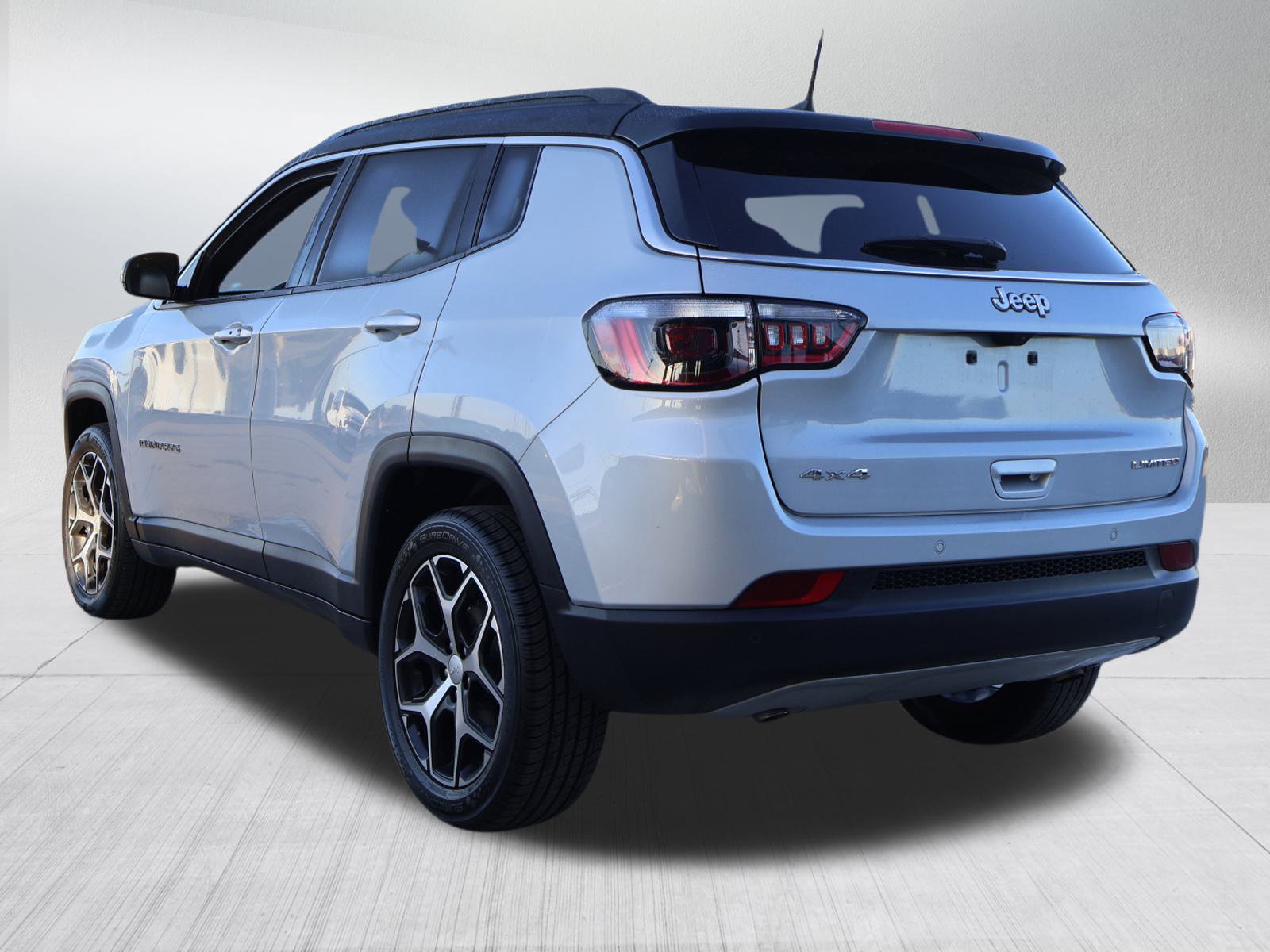 2024 Jeep Compass Limited photo 4