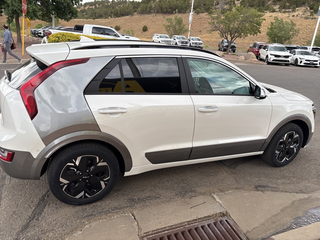 2025 Kia Niro EV Wave photo 5