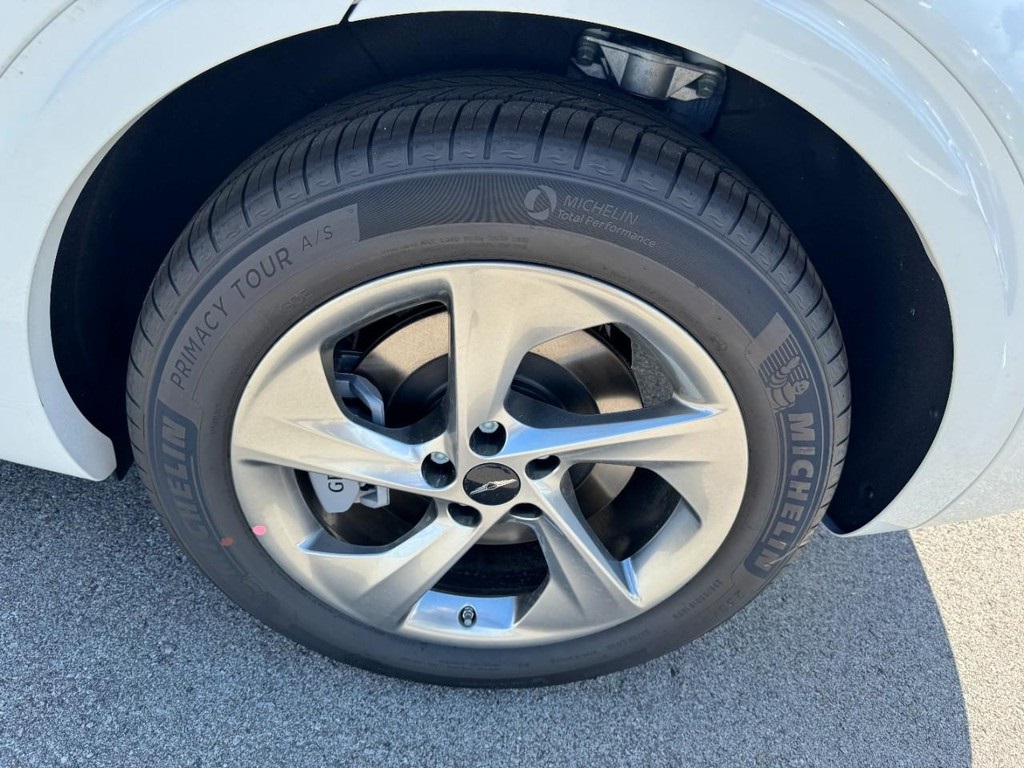 2026 Genesis GV70 2.5T Advanced photo 4
