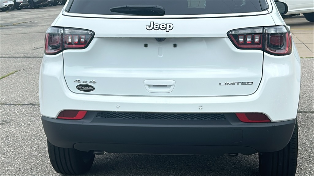 2025 Jeep Compass Limited photo 4