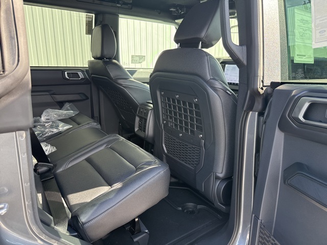 2025 Ford Bronco Badlands photo 2