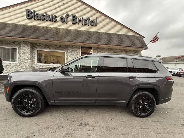 2024 Jeep Grand Cherokee Altitude photo 4