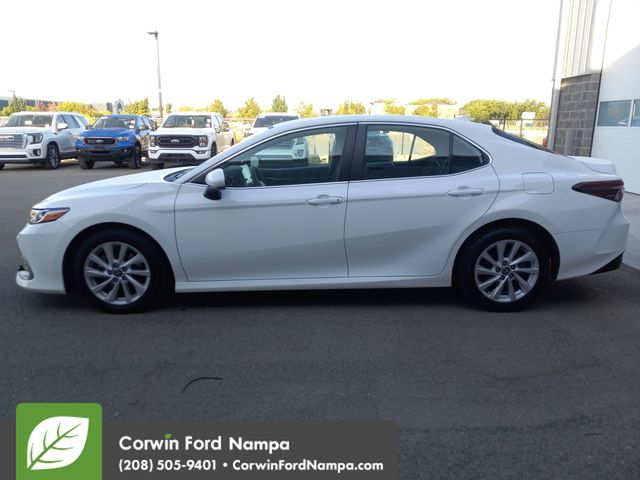2021 Toyota Camry LE photo 6