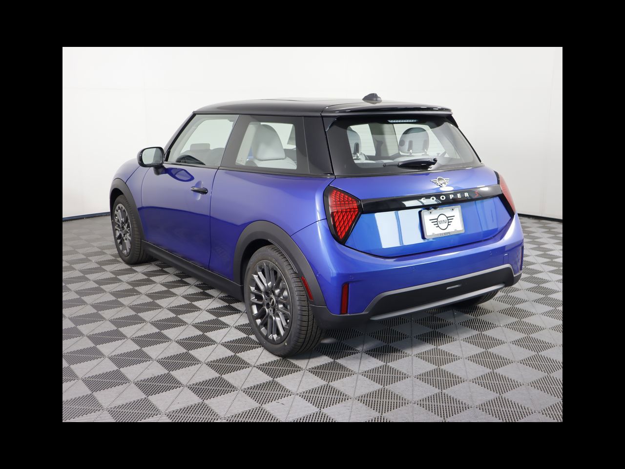 2025 Mini Cooper 2 Door Hardtop Signature photo 7