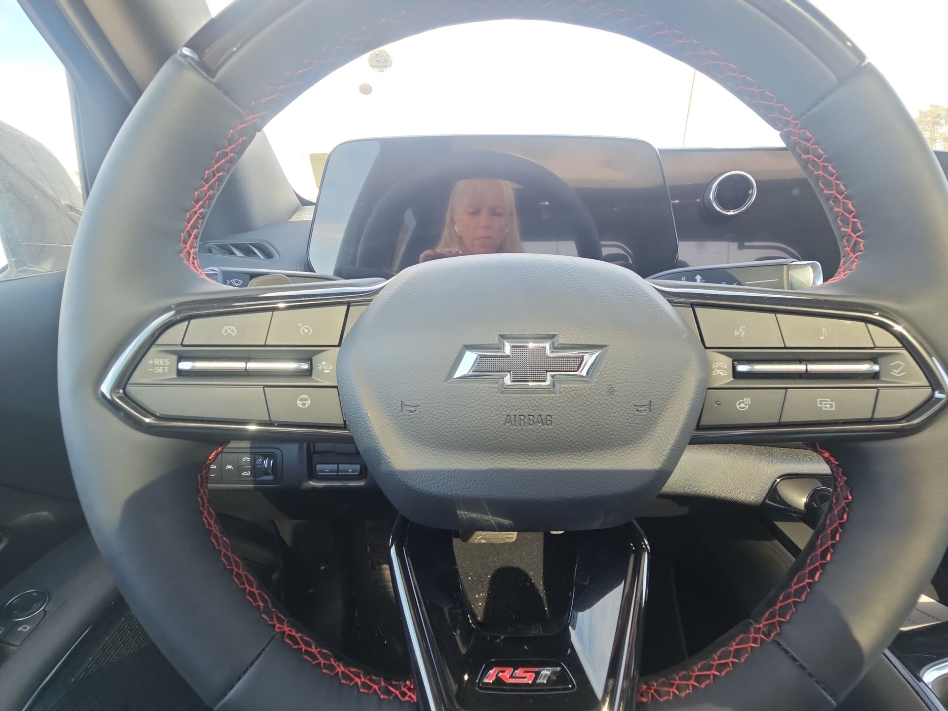 2024 Chevrolet Silverado EV RST photo 34