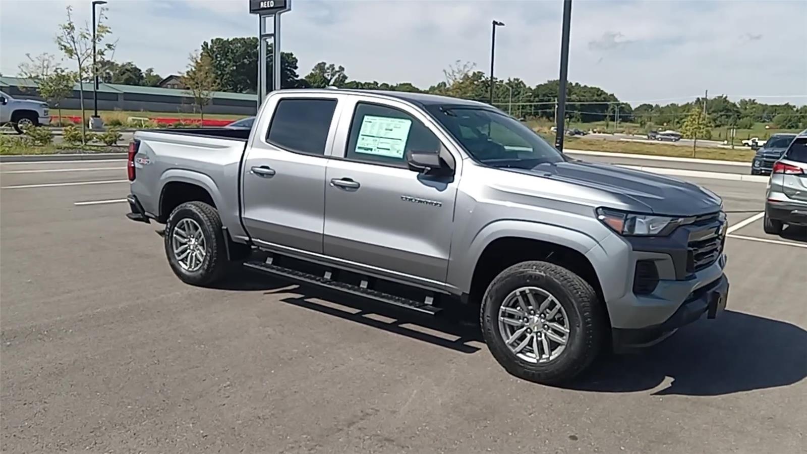 2026 Chevrolet Colorado LT photo 2