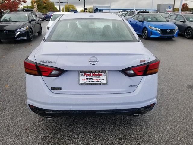 2025 Nissan Altima SR photo 6