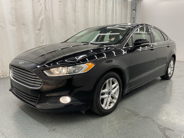 2016 Ford Fusion SE photo 4