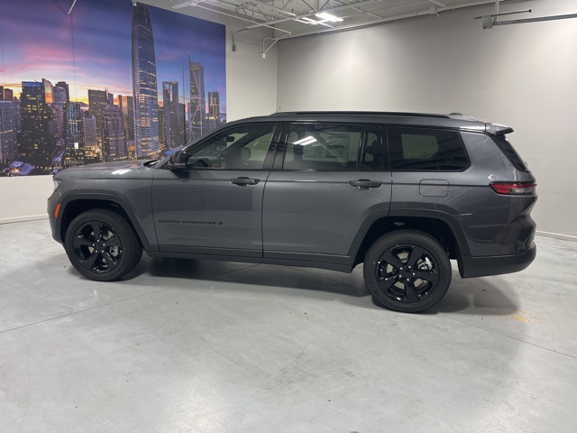 2025 Jeep Grand Cherokee Altitude X photo 4